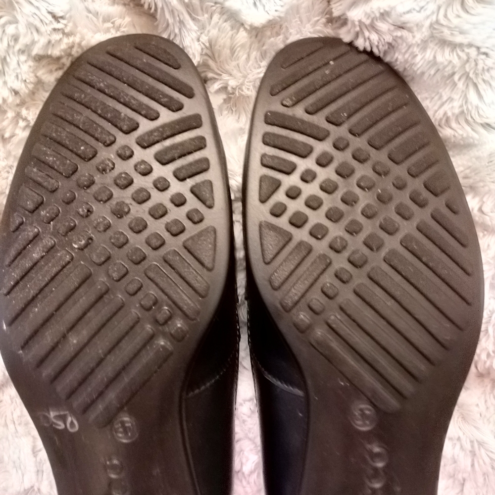Ecco supple leather slip on shoes - Picture 12 of 13